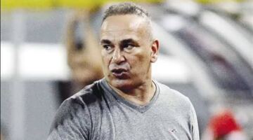 إبراهيم حسن: لا توجد أي حسابات شخصية في اختيارات منتخب مصر
                                                
                                                
                                                    29/05/2026 12:24 ص
                                                
                                                
                                                    أكد إبراهيم حسن، مدير منتخب مصر، أن اختيارات الجهاز الفني لقائمة الفراعنة تتم وفقًا لرؤية فنية فقط، نافيًا وجود أي حسابات شخصية أو خلافات مع اللاعبين المستبعدين من المعسكر.