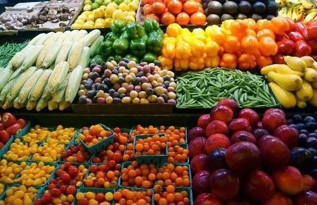 الطماطم بكام؟.. أسعار الخضراوات والفاكهة اليوم الثلاثاء 12 مايو 2026