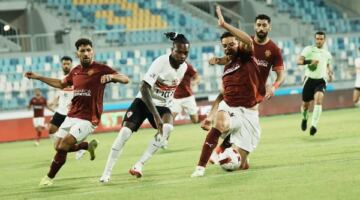 تنازل رسمي وبيان مُثير للجدل .. إعلامي يُعلّق على أزمة تذاكر لقاء الزمالك وسيراميكا كليوباترا
                                                
                                                
                                                    20/05/2026 02:07 ص
                                                
                                                
                                                    أكد الإعلامي محمد طارق أضا، أن الساعات الأخيرة قبل حسم لقب الدوري المصري شهدت أزمة جديدة متعلقة بتذاكر مباراة الزمالك وسيراميكا كليوباترا،