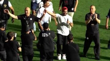 دفعة معنوية.. ماذا قال أبوريدة والعميد قبل السفر لـ المونديال؟
                                                
                                                
                                                    29/05/2026 01:16 م
                                                
                                                
                                                    أثنى المهندس هاني أبو ريدة، رئيس اتحاد الكرة، على أداء اللاعبين والجهاز