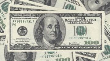 سعر الدولار على مدار الساعة.. 52.23 شراء الأخضر فى بنك قناة السويس