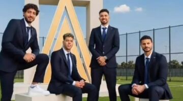شياكة وأناقة.. لقطات من جلسة تصوير منتخب مصر قبل السفر إلى أمريكا
                                                
                                                
                                                    30/05/2026 12:30 م
                                                
                                                
                                                    خضع منتخب مصر الأول لكرة القدم جلسة تصوير رسمية، وذلك قبل مغادرة بعثة الفراعنة إلى الولايات المتحدة الأمريكية على متن طائرة خاصة للمشاركة في الحدث العالمي المرتقب.