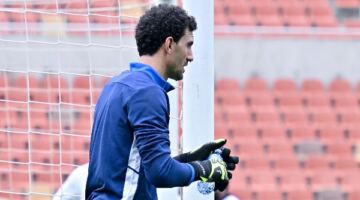 محمد عواد الأقرب لحراسة مرمي الزمالك في مباراة سيراميكا بالدوري ..تفاصيل
                                                
                                                
                                                    18/05/2026 03:24 م
                                                
                                                
                                                    كشف الإعلامي أحمد حسن أن الحارس محمد عواد هو الأقرب بالفعل للبدء أساسياً في حراسة مرمى نادي الزمالك ضد سيراميكا كليوباترا.