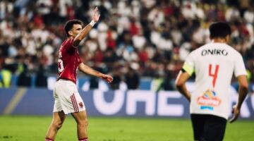 مهربتش قدام الزمالك.. زيزو يكشف تفاصيل مثيرة عن قمة الدوري
                                                
                                                
                                                    26/05/2026 12:48 ص
                                                
                                                
                                                    خرج أحمد سيد زيزو، نجم النادي الأهلي ، بتصريحات قوية كشف خلالها كواليس المرحلة الماضية، مؤكدًا أنه لم يتهرب يومًا من مواجهة نادي الزمالك ، وأن ما تردد حول خوفه من مباريات القمة لا أساس له من الصحة.