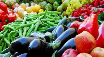 أسعار الخضروات والفاكهة بالأسواق.. الطماطم بـ 15 جنيهًا
