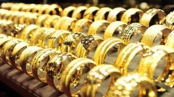 أسعار الذهب في السعودية تستهل أسبوعها باستقرار حذر وسط ترقب واسع لتحولات الأسواق العالمية