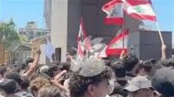 الطلاب فى لبنان يحتفلون بإلغاء امتحانات الثانوية العامة
  منذ 9 دقائق