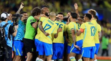تشكيل البرازيل الرسمي لمواجهة منتخب مصر وديا
                                                
                                                
                                                    06/06/2026 11:11 م
                                                
                                                
                                                    أعلن الإيطالي كارلو أنشيلوتي، المدير الفني لمنتخب البرازيل، تشكيل راقصي السامبا، لمواجهة