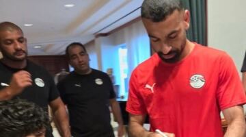 تعليق مثير من وكيل محمد صلاح حول وجهته المقبلة
                                                
                                                
                                                    12/06/2026 07:27 م
                                                
                                                
                                                    رفض رامي عباس، وكيل الدولي المصري محمد صلاح، الكشف عن وجهة الفرعون المصري