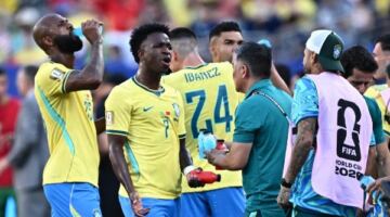 رجل مباراة البرازيل واسكتلندا في كأس العالم
                                                
                                                
                                                    25/06/2026 04:04 ص
                                                
                                                
                                                    أعلن الاتحاد الدولي لكرة القدم عن هوية الفائز بجائزة أفضل لاعب في المباراة التي جمعت منتخب البرازيل بنظيره منتخب اسكتلندا، ضمن منافسات الجولة الثالثة والأخيرة من دور المجموعات في بطولة كأس العالم 2026