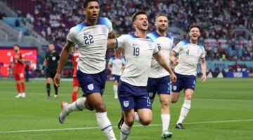 زلزال يضرب معسكر إنجلترا قبل مواجهة كوستاريكا واستعدادات كأس العالم
                                                
                                                
                                                    09/06/2026 11:53 م
                                                
                                                
                                                    تعرض معسكر منتخب إنجلترا في مدينة ويست بالم بيتش الأمريكية لهزة أرضية قوية، وذلك قبل يوم واحد من خوض الفريق مباراته الودية الأخيرة أمام منتخب كوستاريكا، ضمن استعداداته لخوض منافسات كأس العالم.