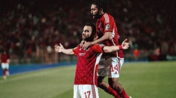 فرج عامر: الشحات لم يتفق مع الأهلي.. وجلسة حاسمة خلال 3 أيام لتحديد مصيره
                                                
                                                
                                                    02/06/2026 10:30 م
                                                
                                                
                                                    قال فرج عامر إن هناك تأكيدات بعدم توصل حسين الشحات إلى اتفاق مع النادي الأهلي بشأن تجديد عقده حتى الآن، مشيرًا إلى أن جلسة جديدة ستجمع اللاعب مع سيد عبد الحفيظ خلال الأيام الثلاثة المقبلة لحسم الملف ب