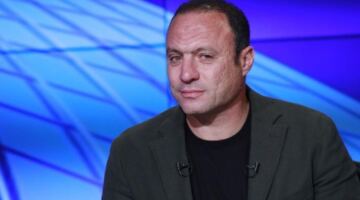 لا للمجازفة.. تصريحات مثيرة من نادر السيد عن منتخب مصر وكأس العالم
                                                
                                                
                                                    09/06/2026 04:31 ص
                                                
                                                
                                                    أكد نادر السيد، حارس مرمى منتخب مصر السابق، أن مجموعة منتخب مصر في المنافسات المقبلة ليست سهلة على الإطلاق، مشيرًا إلى ضرورة التعامل بجدية كاملة مع جميع المنتخبات.