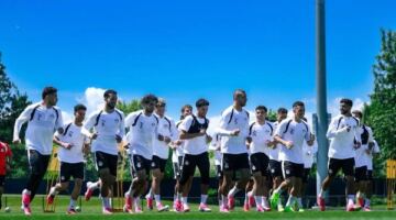منتخب مصر يواصل تدريباته بملعب جونزاجا استعدادا لمباراة بلجيكا | شاهد
                                                
                                                
                                                    13/06/2026 03:05 ص
                                                
                                                
                                                    واصل منتخب مصر الاول لكرة القدم بقيادة التوأم حسام و إبراهيم حسن تدريباته بملعب جامعة جونزاجا بمدينة سبوكين الأمريكية استعدادا لمواجهة منتخب بلجيكا