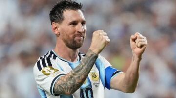 ميسي يعادل رقم كلوزه ويعتلي قمة هدافي كأس العالم
                                                
                                                
                                                    17/06/2026 10:03 ص
                                                
                                                
                                                    واصل ليونيل ميسي كتابة التاريخ في بطولة كأس العالم، بعدما انفرد بمكانة استثنائية بين أساطير اللعبة، إثر رفع رصيده التهديفي إلى 16 هدفًا