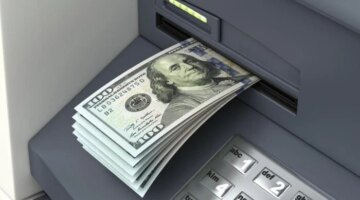 تحركات جديدة في سعر صرف الدولار مقابل الجنيه داخل البنك المركزي المصري