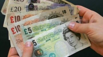 تحركات مفاجئة في سعر الجنيه الإسترليني أمام العملات الأجنبية بتعاملات منتصف الأسبوع