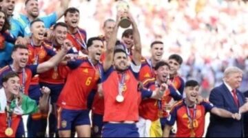 ترامب يسلم كأس العالم 2026 لقائد المنتخب الإسباني رودري في لقطة تاريخية