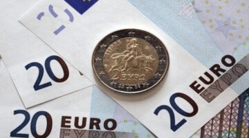 تغيرات جديدة في سعر اليورو مقابل الجنيه المصري بتعاملات الثلاثاء بالبنوك