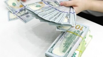 تقلبات مفاجئة في أسعار صرف الدولار داخل البنوك ومكاتب الصرافة المصرية