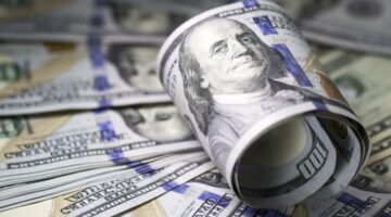 سعر صرف الدولار الأمريكي اليوم (3 يوليو): انخفاض حاد في قيمة الدولار الأمريكي.
