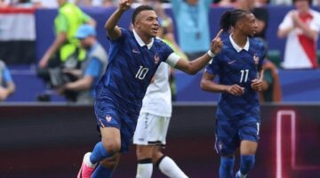 صافرة البداية.. القنوات الناقلة لمواجهة فرنسا وباراغواي في كأس العالم 2026