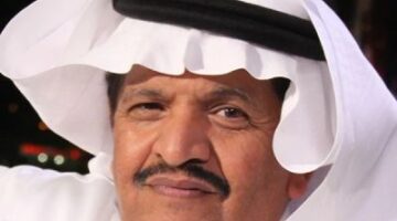 صراع الأجيال.. تأثير الوجبات السريعة والإنترنت على ثقافة المجتمع السعودي اليوم