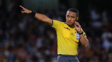 طاقم تحكيم دولي لإدارة قمة فرنسا وإسبانيا في نصف نهائي كأس العالم