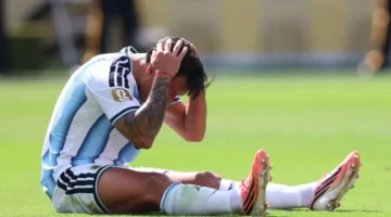 ليساندرو مارتينيز يكسر صمته حول الخسارة الصادمة لمنتخب الأرجنتين أمام المنافسين