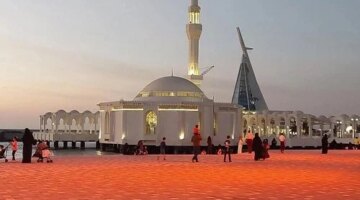 مواقيت الصلاة في جدة.. كيف تعرف أوقات الفريضة بدقة على مدار السنة؟