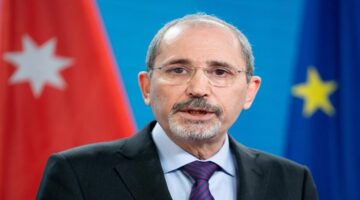 وزير الخارجية الأردني يحسم الجدل حول وجود قواعد عسكرية أمريكية بالمملكة