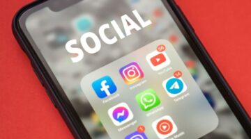 أفضل الطرق التقنية لتحميل الفيديوهات والوسائط مباشرة من منصات التواصل الاجتماعي المختلفة