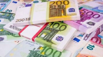 تذبذب أسعار صرف اليورو أمام الجنيه المصري في تعاملات البنوك مطلع الأسبوع