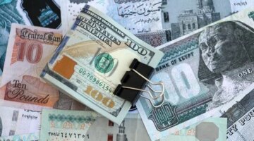 تذبذب ملحوظ في سعر الدولار مقابل الجنيه بختام تعاملات الأحد المسائية