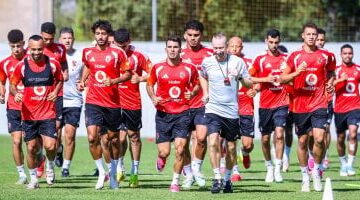 تردد القنوات الناقلة لمواجهة الأهلي وبرشلونة المرتقبة في معقل البلوجرانا الليلة