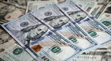 تغيرات ملحوظة في سعر الدولار مقابل الجنيه داخل البنوك خلال التعاملات اليومية