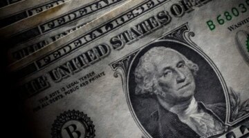 تقلبات حادة في أسعار صرف الدولار داخل مكاتب الصرافة مساء اليوم الثلاثاء