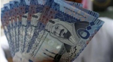تقلبات مفاجئة في سعر صرف الريال السعودي مقابل الجنيه المصري بالبنوك اليوم