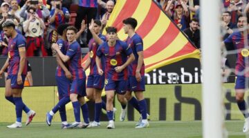 توقيت المواجهة المرتقبة بين برشلونة ونوتينغهام فورست في منافسات كرة القدم اليوم