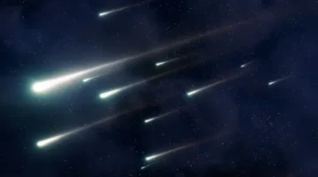 سماء المملكة تتهيأ لاستقبال عرض فلكي استثنائي خلال ذروة تساقط الشهب القادم