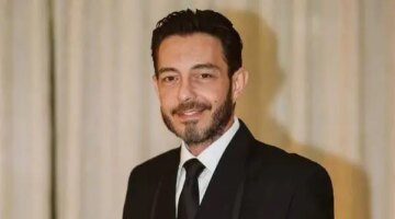 فنانون فاجأوا الجمهور بدخول عالم الأجداد في سن مبكرة بشكل غير متوقع