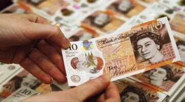قفزة مفاجئة في سعر الجنيه الإسترليني مقابل العملات الرئيسية خلال تعاملات الأربعاء