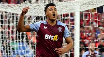 مصير مشاركة أولي واتكينز في قمة الهلال والأهلي بعد تحديد موعد ظهوره الأول