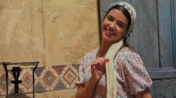 نجمة كليب عمرو دياب تفاجئ جمهورها بتخصصها الجامعي غير المتوقع في كلية الطب