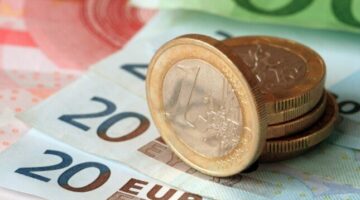 تقلبات جديدة في سعر اليورو مقابل الجنيه المصري خلال تعاملات الأحد